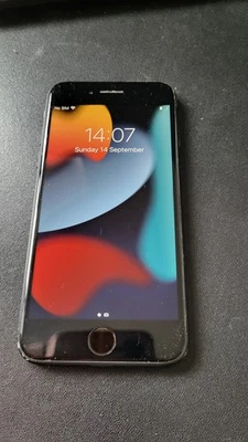 Apple iPhone 7 (A1778) Smartphone Mobile (Unlocked) 32GB. Fully Working - Image 1 of 4