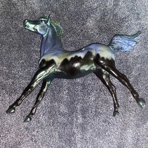 Breyer Horse #1209 Northern Lights Aurora Borealis Sky Decorator Smokey Mustang - Imagen 1 de 10