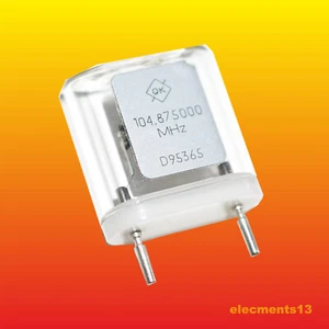 104.875000 MHz QK QUARZKERAMIK GMBH SUPER PRECIZE QUARTZ CRYSTAL OSCILLATOR - Picture 1 of 2