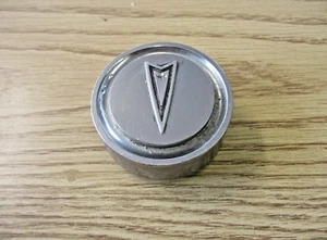 One factory original 1975 to 1980 Pontiac Sunbird rally wheel center cap hubcap - Picture 1 of 12