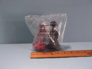 2 trajes negros y rojos de Queens 4 pulgadas a presión para ocultar su rostro - Imagen 1 de 7