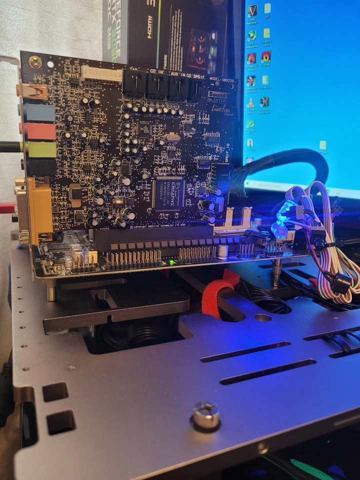 TESTED Creative Labs Sound Blaster Live! SB0220 5.1 Digital PCI PC Sound Card - Image 1 of 1