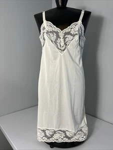 Vintage 60s Komar Full Slip Size 34 Average Ivory Silky Nylon and Lace Feminine - Bild 1 von 13