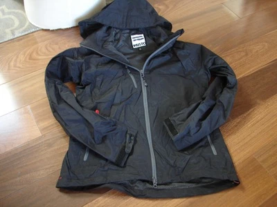 Chaqueta de vela para mujer Musto talla 10 EU 6 EE. UU. negra con capucha The Wolverine Foto 1 de 4