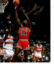 CHICAGO BULLS CHARLES OAKLEY SIGNED 8X10 - Picture 1 of 1