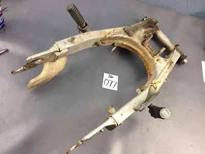 Brazo basculante Honda XL350R 1984 XL 350 XR350R XR 350 clavijas traseras Foto 1 de 4