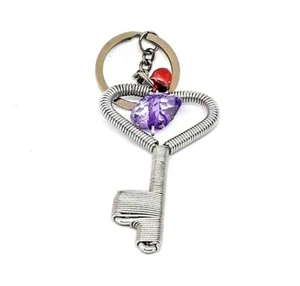 Schlüsselanhänger Key To My Heart - herzförmiger Schlüssel drahtumwickeltes Metall funkelnde Anhänger - Bild 1 von 3