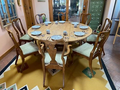 Juego de 10 sillas de comedor tapizadas Queen Anne de caoba Foto 1 de 4