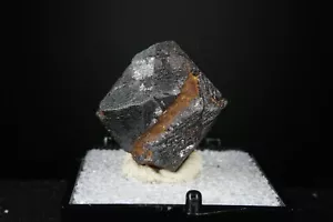 Rutilo / baia magnetica, Arkansas / esemplare minerale in miniatura - Foto 1 di 4