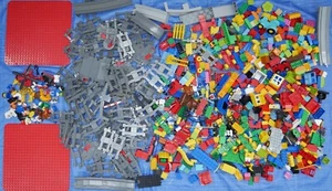 LEGO® Duplo-Sammlung – Riesige 10,8 kg Konvolut mit Figuren, Tieren, Steinen... - Bild 1 von 4