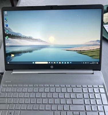 HP LAPTOP 15s-fq2024na Silver - Image 1 of 4