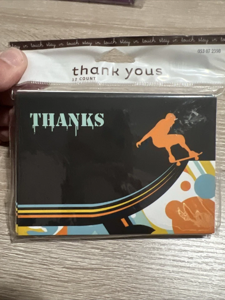 JUEGO DE 12 NOTAS DE AGRADECIMIENTO SKATEBOARDING NUEVAS EN PAQUETE PRECINTADO Foto 1 de 3