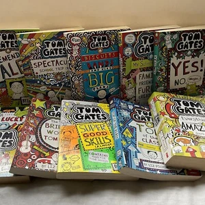 Tom Gates 10 x Books by Liz Pichon - 1, 3, 7, 8, 9, 10, 12, 14, 17, 18 - Picture 1 of 17