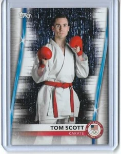 2020 TOPPS OLYMPICS TOM SCOTT CARD #50 ~ USA KARATE 2021 ~ QUANTITÀ - Foto 1 di 2