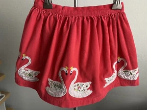 Mini Boden Appliqué Skirt Size 3-4 Corduroy Pink With Royal Swans. Faint Stain. - Picture 1 of 5