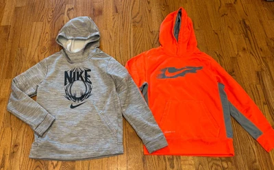 A Lot Of 2 Boy's Nike Sweatshirts, Size M - Image 1 of 4