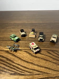 7 Micro Máquinas 1980 Ejército Militar Jeep Vehículo Avión Médico De Colección - Imagen 1 de 12