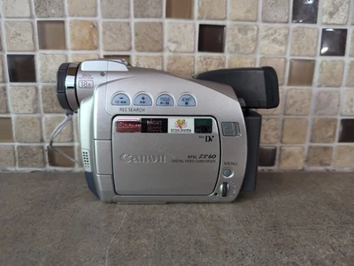 CANON ZR60 MINIDV DIGITAL VIDEO CAMCORDER UNTESTED- PARTS ONLY - Image 1 of 4