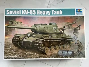 TRUMPETER 1/35 WW II RUSSIAN / SOVIET KV-85 HEAVY TANK MODEL KIT # 1569 NIB - Picture 1 of 5