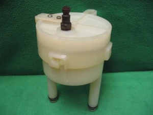 KENT MOORE J26819 GM PURGA DE FRENO HERRAMIENTA ADAPTADOR DE SANGRADO DEPÓSITO DE 3-1/4 POSTES - Imagen 1 de 1