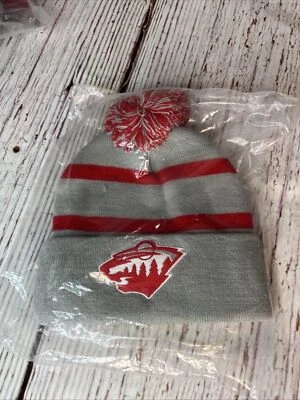 Sombrero de invierno tejido salvaje Minnesota - logotipo gris y rojo - adulto - puño con pompón OSFA Foto 1 de 3