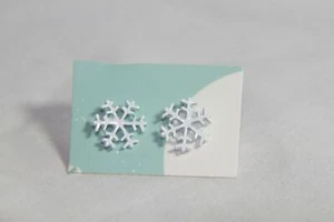 Earrings (new) WHITE SNOWFLAKES 7/16" STUD - Picture 1 of 1