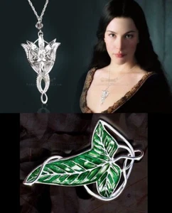 IL SIGNORE DEGLI ANELLI CIONDOLO COLLANA ARWEN + SPILLA FOGLIA FRODO COPPIA - Foto 1 di 2