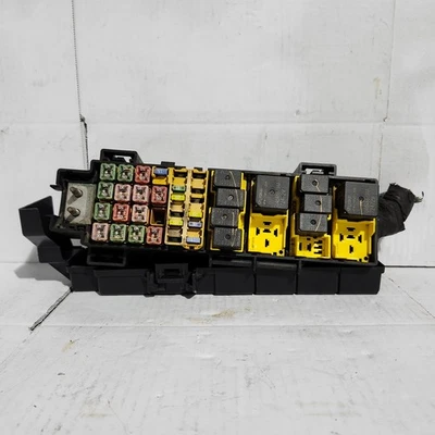 💥 2002-2004 Jeep Liberty Under Hood Engine Relay Fuse Box 56009950AP OEM - Image 1 of 3
