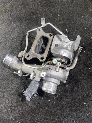 Turbocompresor derecho Infiniti Q50 2020-2024 motor 3,0 L OEM 144115CA3C Foto 1 de 4