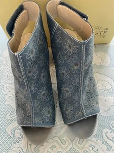 Womens Spring Step L'Artiste FAB Blue Floral Boot Shoe Heel Sandal Sz 9.5 - 10 M - Picture 1 of 12