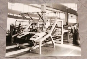 Foto Lamborghini Factory 25 X 20cm "Ferret Fotographics" 1975 - Bild 1 von 2