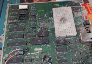 Placa madre principal Commodore 128 D (totalmente funcional) clásica 8 bits 250477 110525 - Imagen 1 de 3