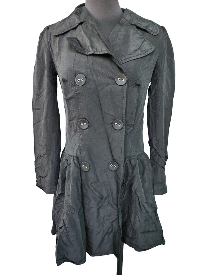 Gabardina chaqueta negra Arden B manga larga abotonada para mujer talla pequeña Foto 1 de 4