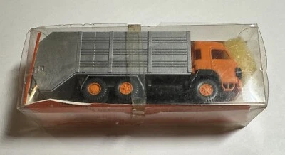 ROSKOPF SAURER Dreiachs-LKW 6×2 D-8220 Traunstein Garbage Truck 1/87 - Image 1 of 4