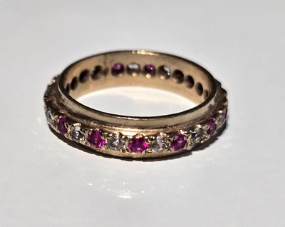 9ct Yellow Gold Eternity Ring Ruby and Diamond Stones UK Hallmarked Ring Size P Foto 1 de 4