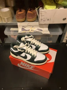 Nike Dunk Low Vintage Green EU42 Neu mit Karton Jordan Force - Bild 1 von 6