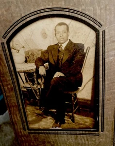 Fotografía de estudio vintage de hombre afroamericano - Imagen 1 de 7