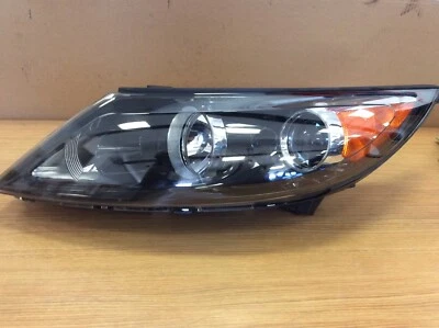 2011-2012 KIA SPORTAGE LEFT REPLACEMENT HEADLIGHT TYC 20-12558-00-9 Foto 1 de 4