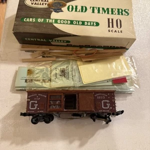 Central Valley Holz HO Güterwagen Bausatz - braune Seitentür - Modelleisenbahnwagen - Bild 1 von 9