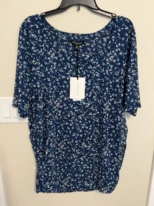 41 Blusa Floral HAWTHORN, Cuello Redondo, Manga Corta, Lado Ceñido, Azul, 3X - Imagen 1 de 7
