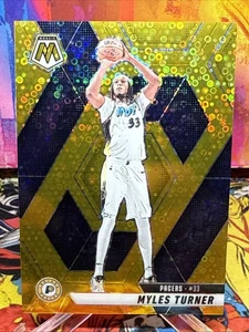 2024-25 Panini Mosaic Myles Turner Gold Disco Color Match /10 - Bild 1 von 2