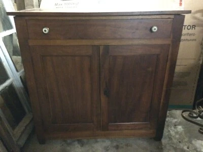 Buffet noyer brun de la première moitié du XIXème siècle, bon état général. - Photo 1/4