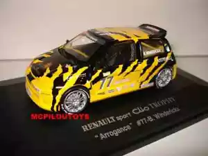 UNIVERSAL HOBBIES 1806 - RENAULT SPORT CLIO TROPHY N°77 " ARROGANCE " au 1/43 ° - Foto 1 di 1