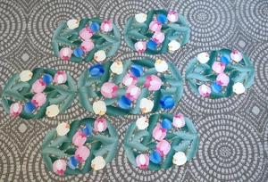 VTG Embroidered Applique 6 Placemats Center Piece Tulip Floral Cut Outs Cottage - Picture 1 of 16