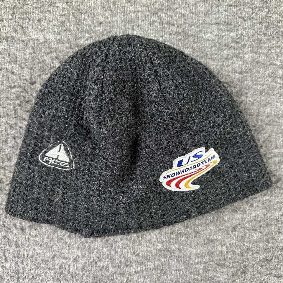 Gorro masculino equipe de snowboard cinza snowboard Nike ACG malha inverno EUA - Imagem 1 de 4