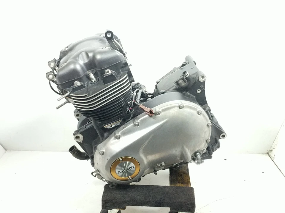 Motor Triumph Bonneville T100 18 6850577 Foto 1 de 4