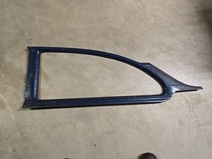 1957 1958 Ford Fairlane 2-door Sedan Passenger Side Rear Window Garnish Moulding - Foto 1 di 14
