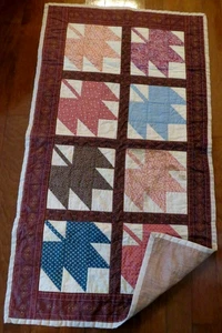 Quilt Handarbeit Wandbehang Tischläufer Herbst Blätter Herbstfarben 25" x 44" Vintage - Bild 1 von 9
