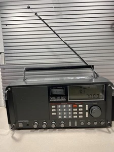 GRUNDIG SATELLITE 800 MILLENNIUM SHORTWAVE DX AM/FM VHF AVION / RADIO SW - Photo 1/19