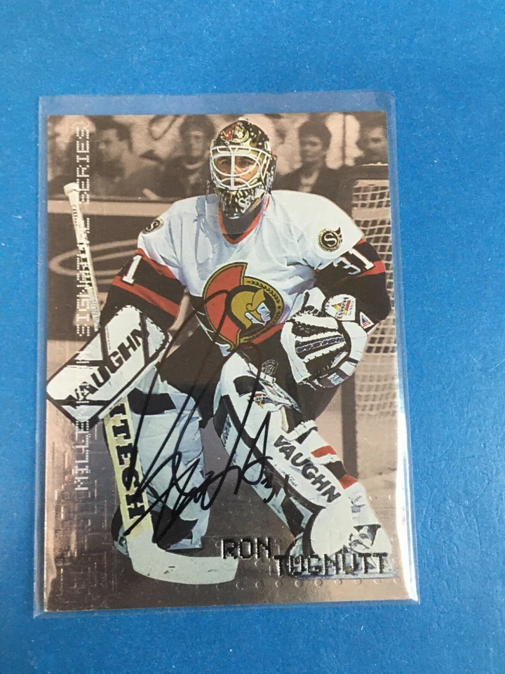 Autógrafos F145.180 1999-00 BAP Millennium #172 Ron Tugnutt - Imagem 1 de 1